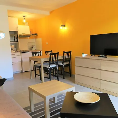 Apartment Bel Neuf 2 A 4 Pers A 100m De La A - Ref 856
